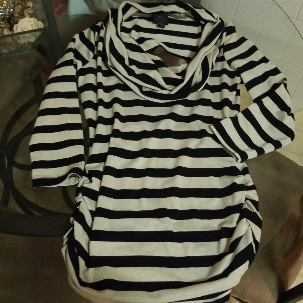 Bebe stretchy dress shirt